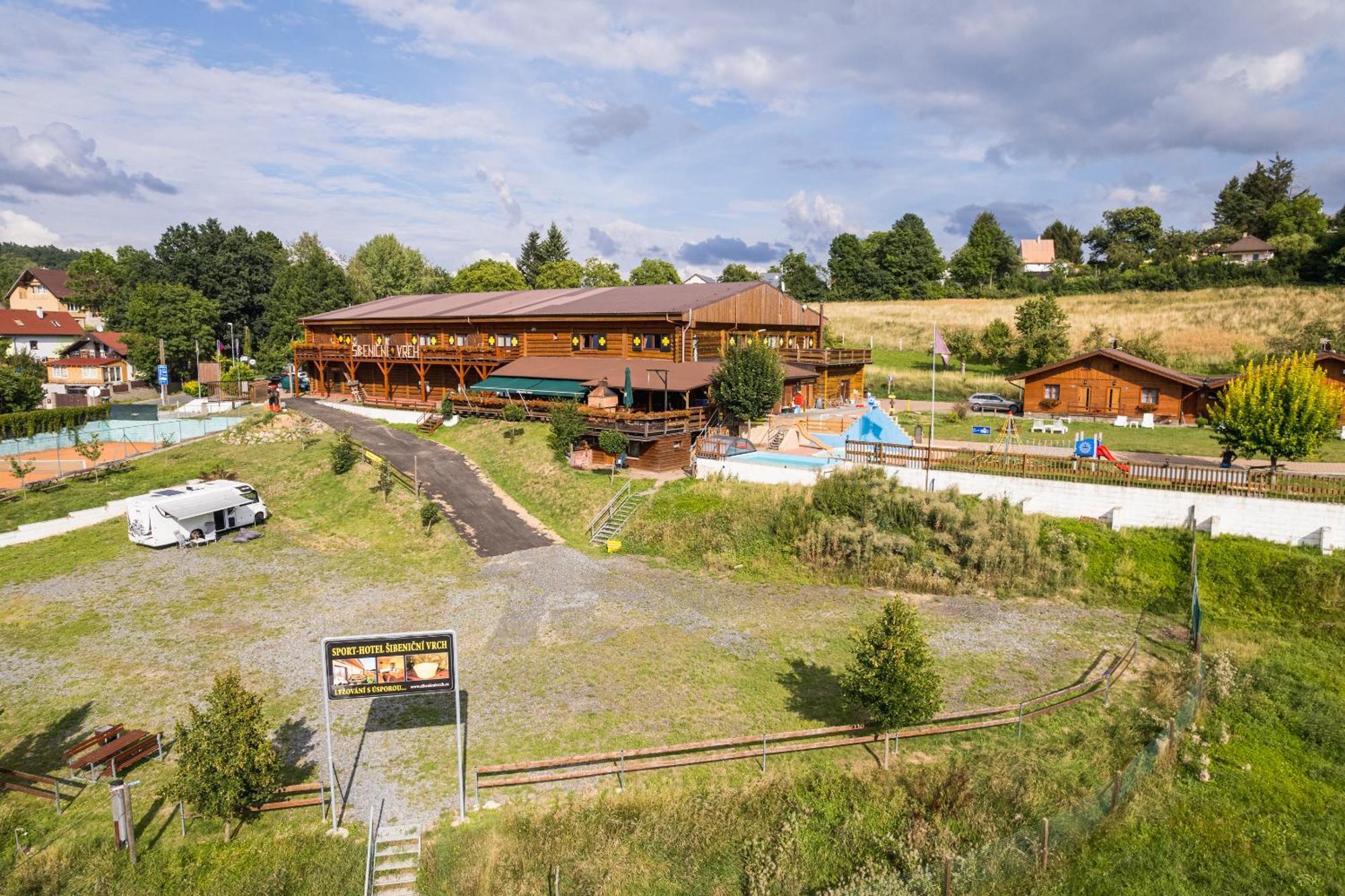 Sport-Hotel Sibenicni Vrch Mnichovice Bagian luar foto