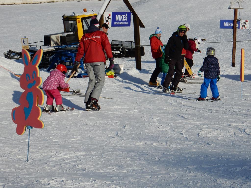 Sport-Hotel Sibenicni Vrch Mnichovice Bagian luar foto