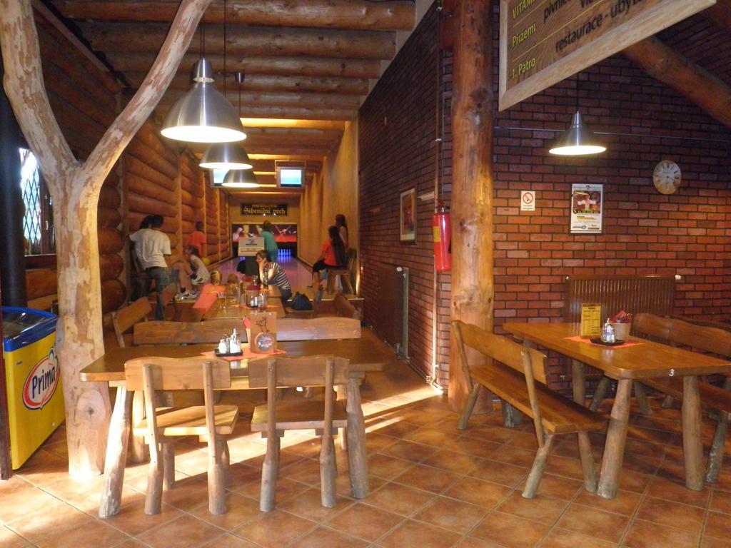Sport-Hotel Sibenicni Vrch Mnichovice Bagian luar foto