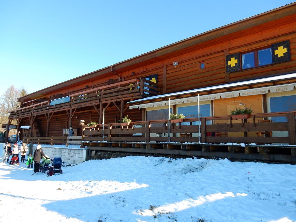 Sport-Hotel Sibenicni Vrch Mnichovice Bagian luar foto