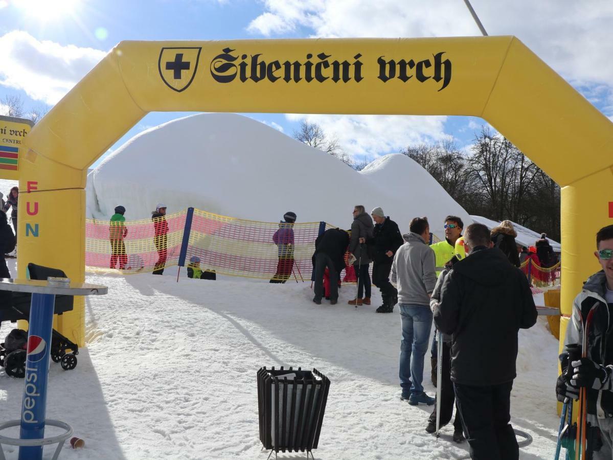 Sport-Hotel Sibenicni Vrch Mnichovice Bagian luar foto